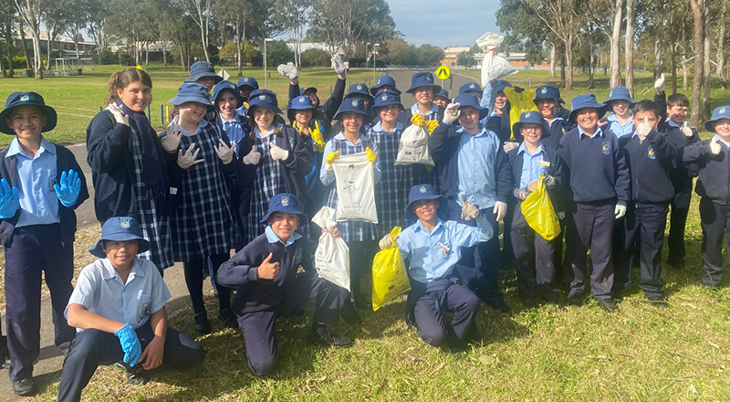 Trinity Primary School Kemps Creek students cleaning up the environment