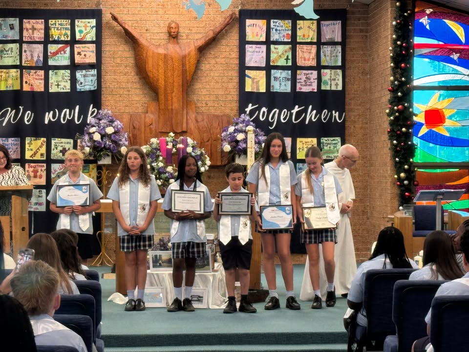 745318690731399_1326736719256257-1